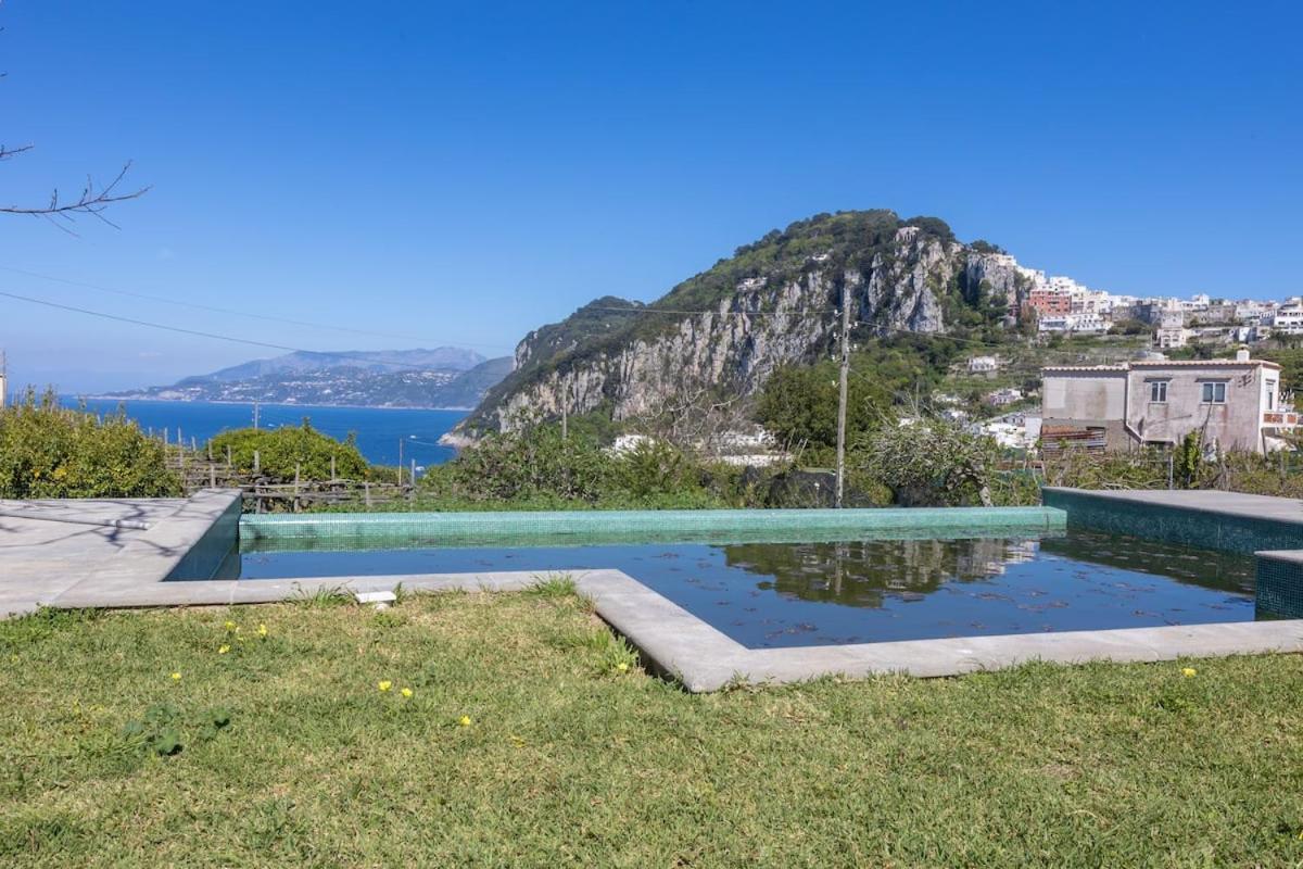 Cara, Villa
